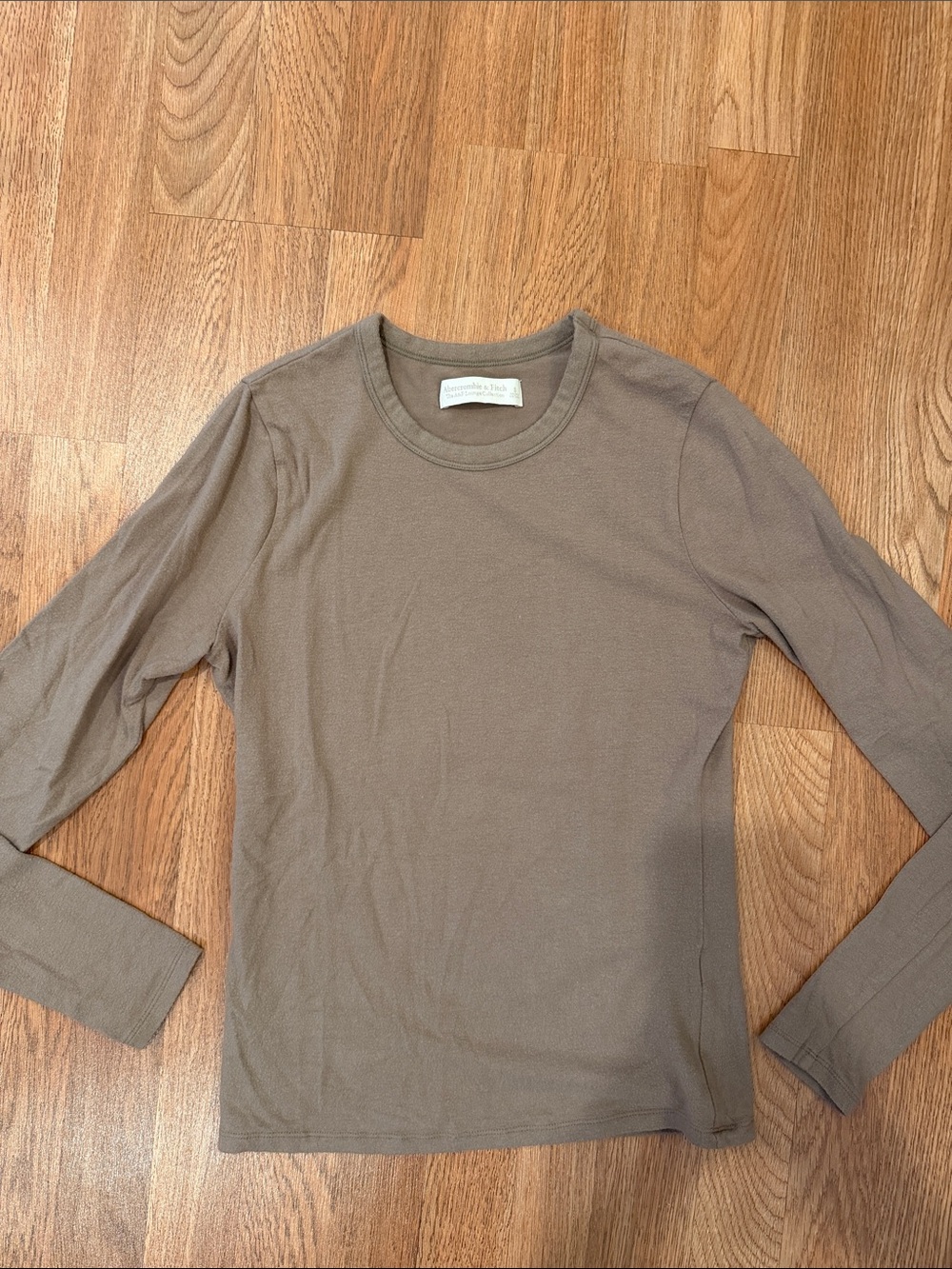 ABERCROMBIE LONG SLEEVE